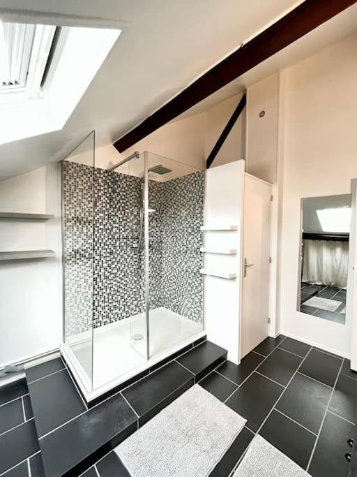 Dubai - Bel Appartement A Reims Exteriör bild